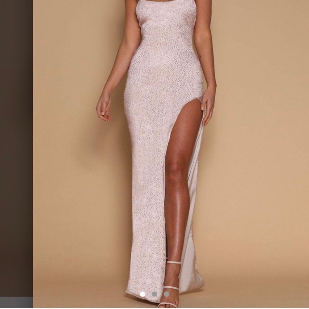 Meshki smaxi dress worn once great for occasions